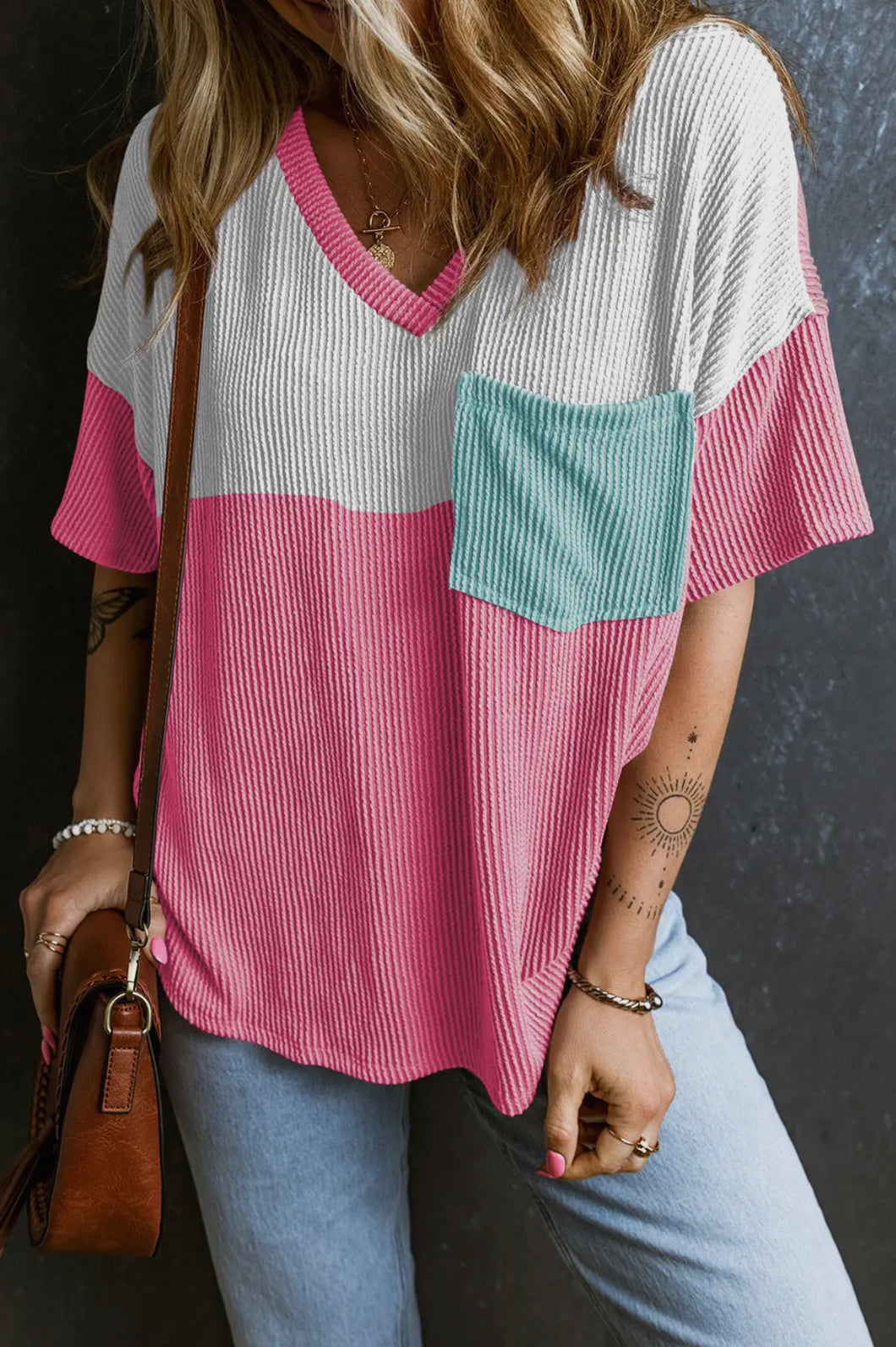 Block Patch Pocket V Neck T-Shirt